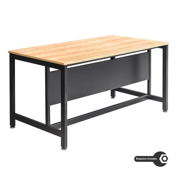 Oficina y escritorios de madera